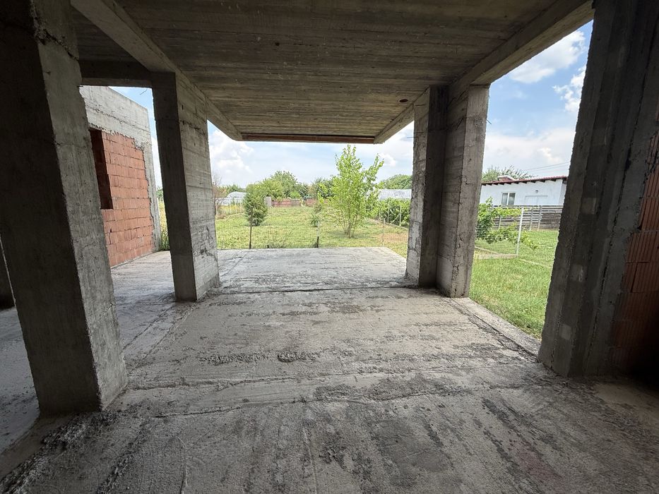 Casa individuala la roșu P+1E, 215mp utili, 994mp teren  Peciu Nou