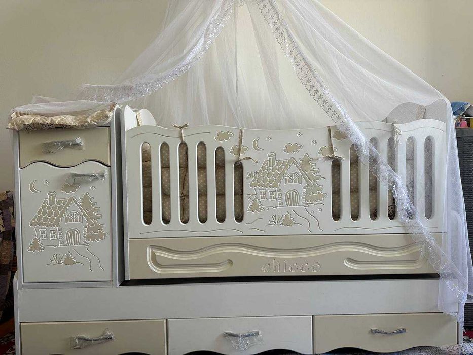 Bolalar yotog'i. Yangi.