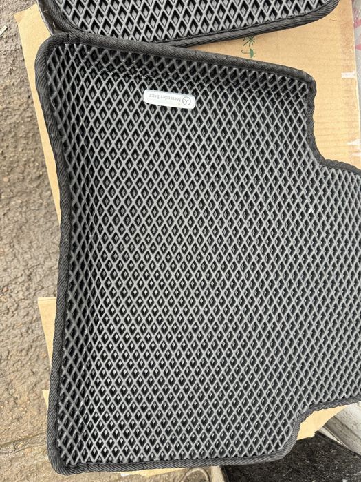 Эва Коврик Мерседес W211