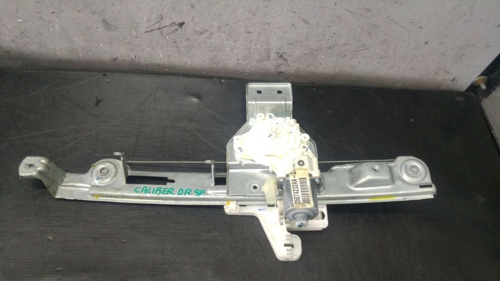 Macara motoras dreapta spate dodge caliber 05074232aa 0130822278