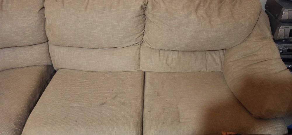 Продавам диван за хол