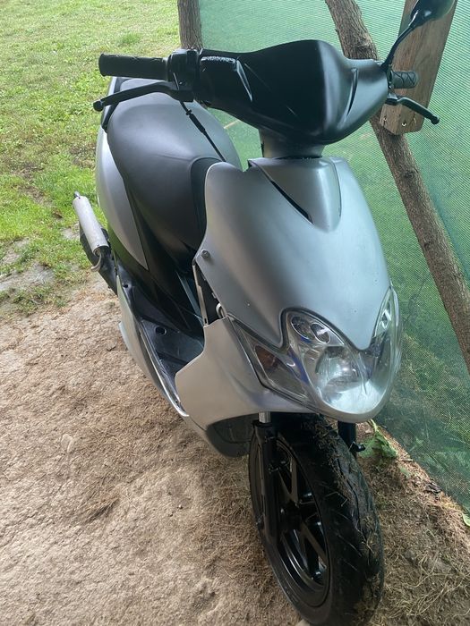 Vand sau schimb scuter yamaha jog r50cc 2t