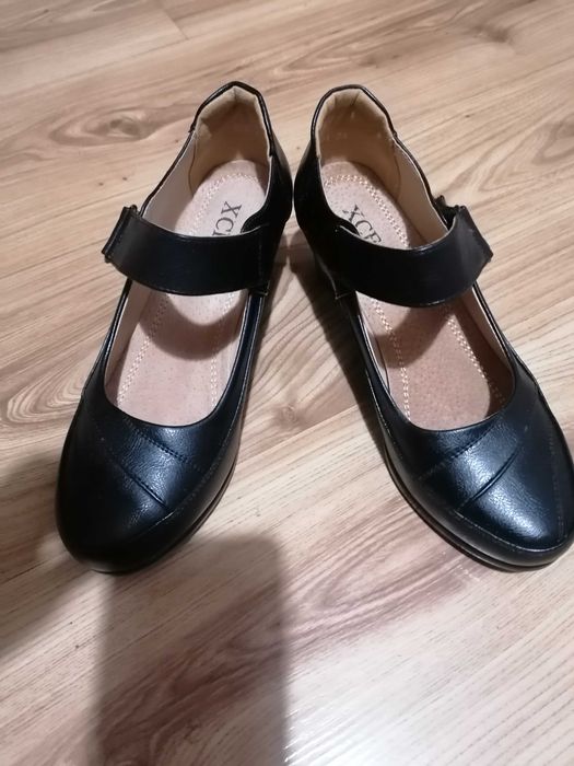 Дамски боти и обувки