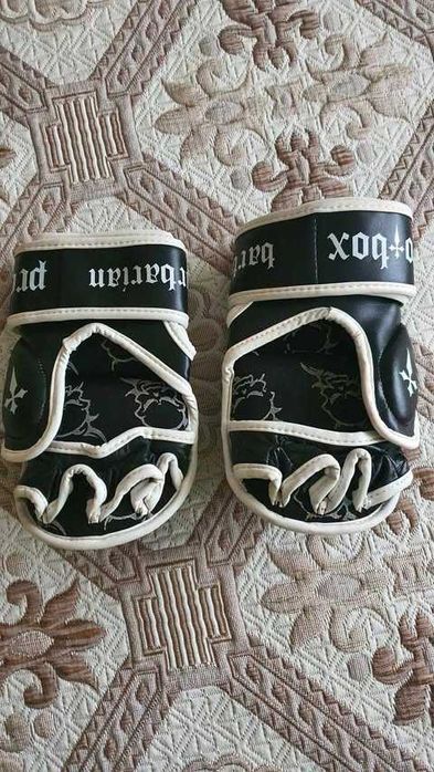 Боксови ръкавици