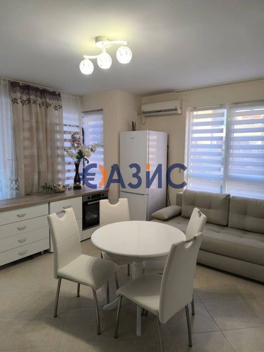 Продава се Двустаен апартамент в Поморие - 70 кв.м за 1020 €/кв.м - Снимка #4