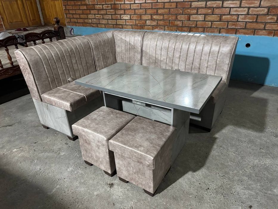 Продаётся кухонный уголок