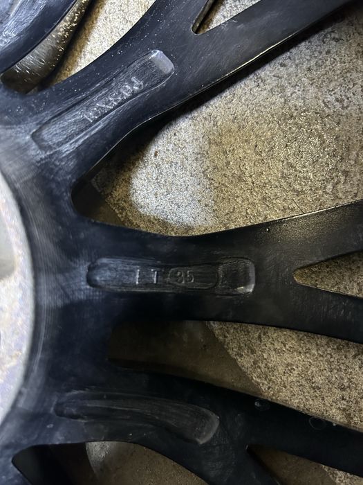 Продам комплект дисков с датчиком на 19 размер.