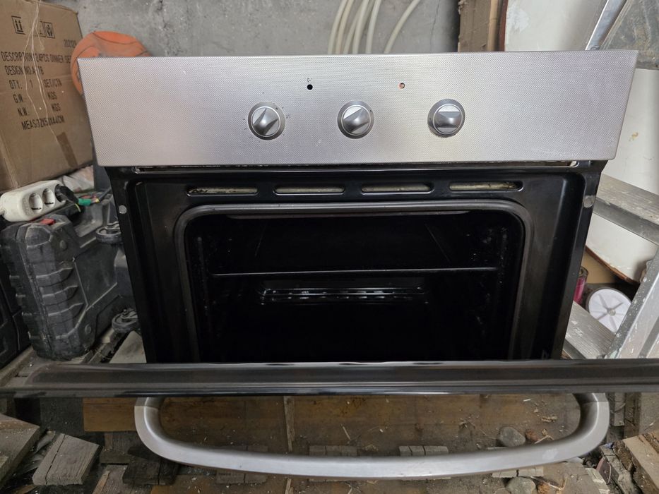 Духовка в отличном состоянии