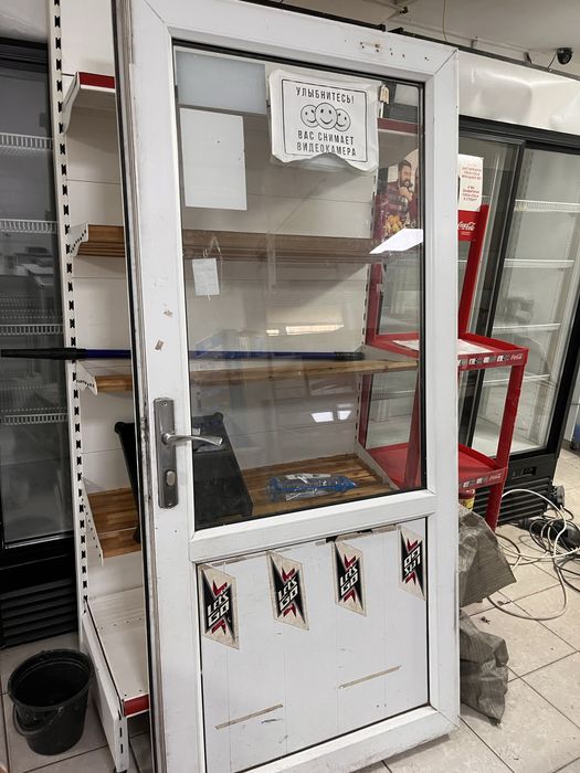 Продам пластик дверь бу