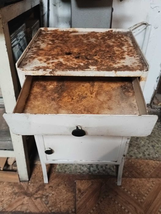 Стар винтидж шкаф