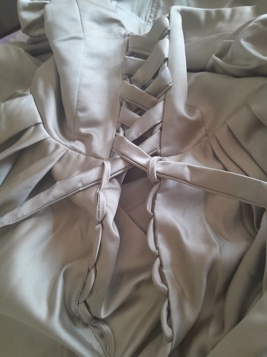 Атласное платье как у принцесс