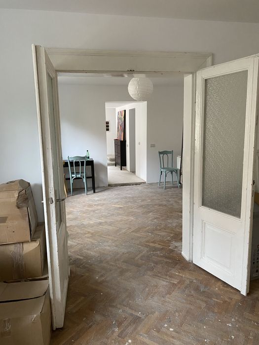 Casa la intrarea in Scheii Brasovului, acces direct spre Poiana Brasov