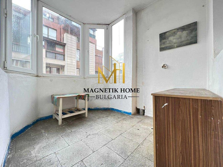 Бомбастична цена! Голям четиристаен апартамент до ”Краснодар”