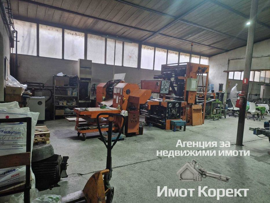 Продава се Склад в Асеновград - 3040 кв.м за 142 €/кв.м - Снимка #1