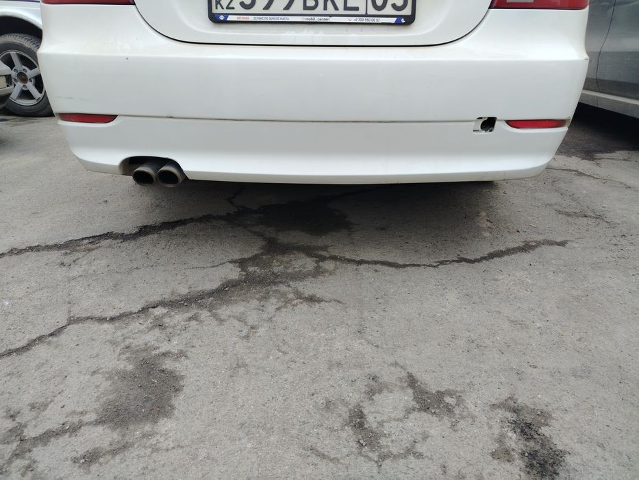 Продам передний и задний бампер на БМВ е60