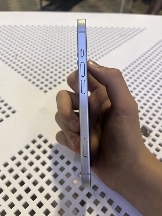 Продам Iphone 15 256gb