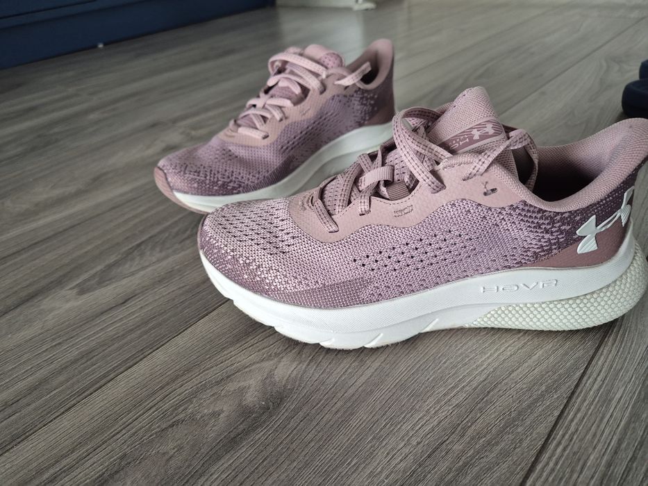 Adidasi under armour