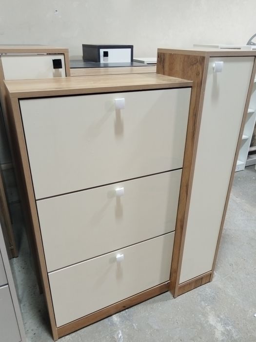 Uy va ofis uchun Poyafzal Shkaflar