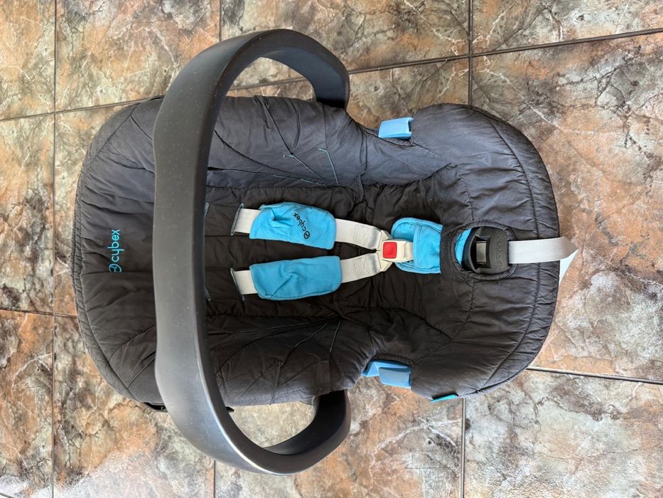 Кошница столче за кола за новородени бебе Cybex Aton 3 isofix подходящо