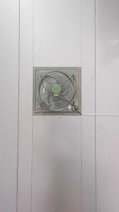 Продаются промышленные холодильники на 1,2 гектара в Янгибазаре срочно