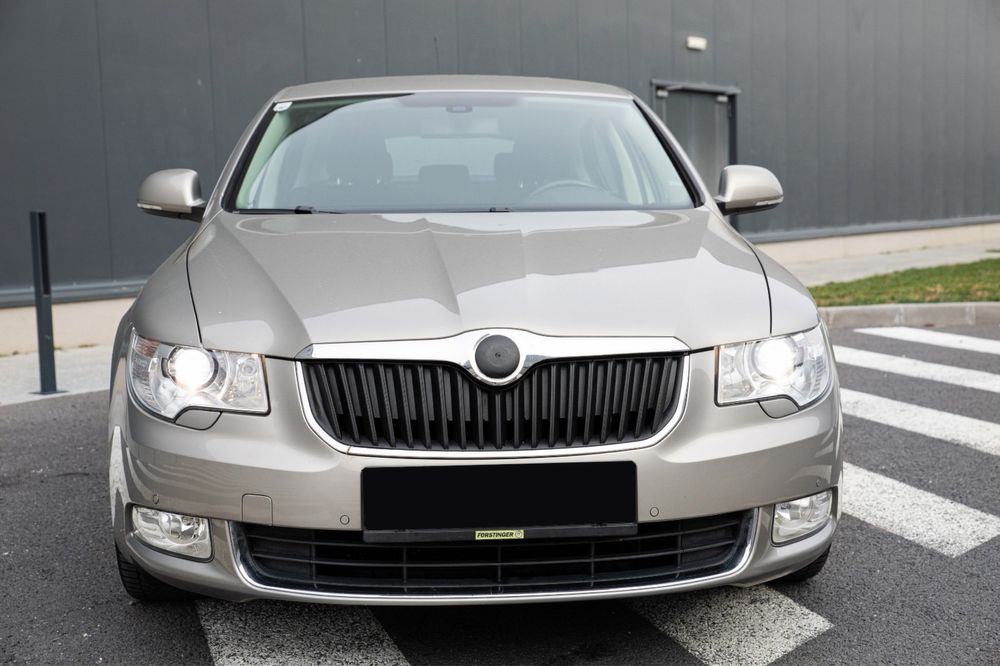 Skoda Superb 2009 2.0 Diesel 170 Cai Xenon Navi