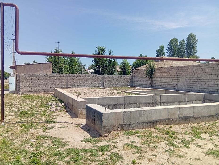 Uchaska srochna sotiladi  2 sotik sotigi 8.500 dan