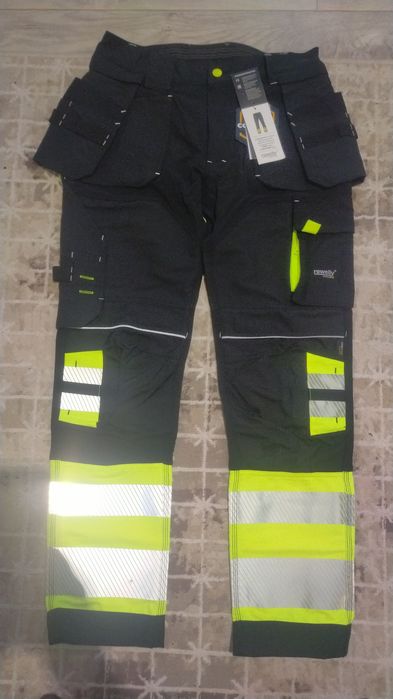 Продам спец одежду брюки и кофты с капюшоном