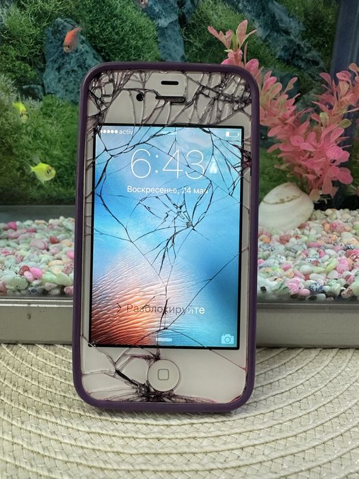 Продам iPhone 4S 16GB
