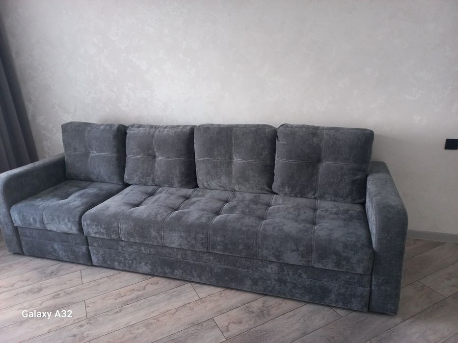 Продам диван 300х210