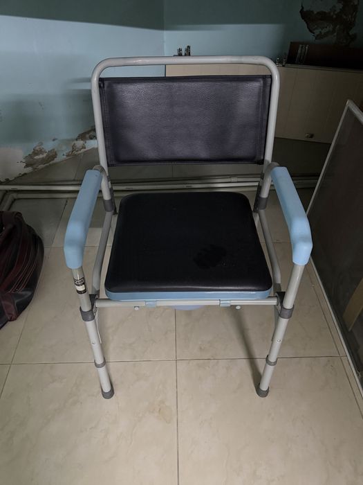 Стул-туалет для инвалидов