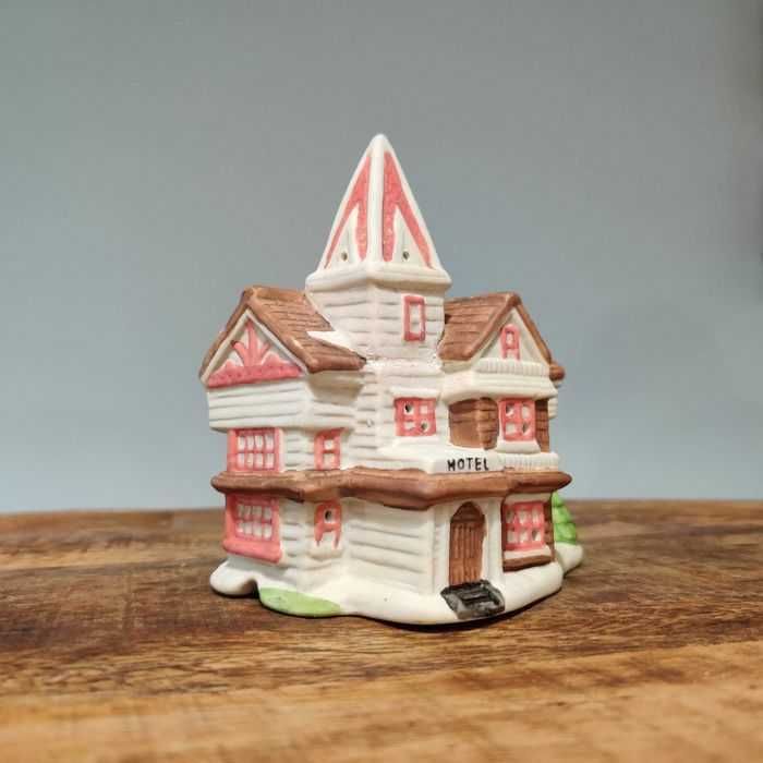 Set 5 casute ceramice 'Classic Village', decoratiune Craciun, diorama