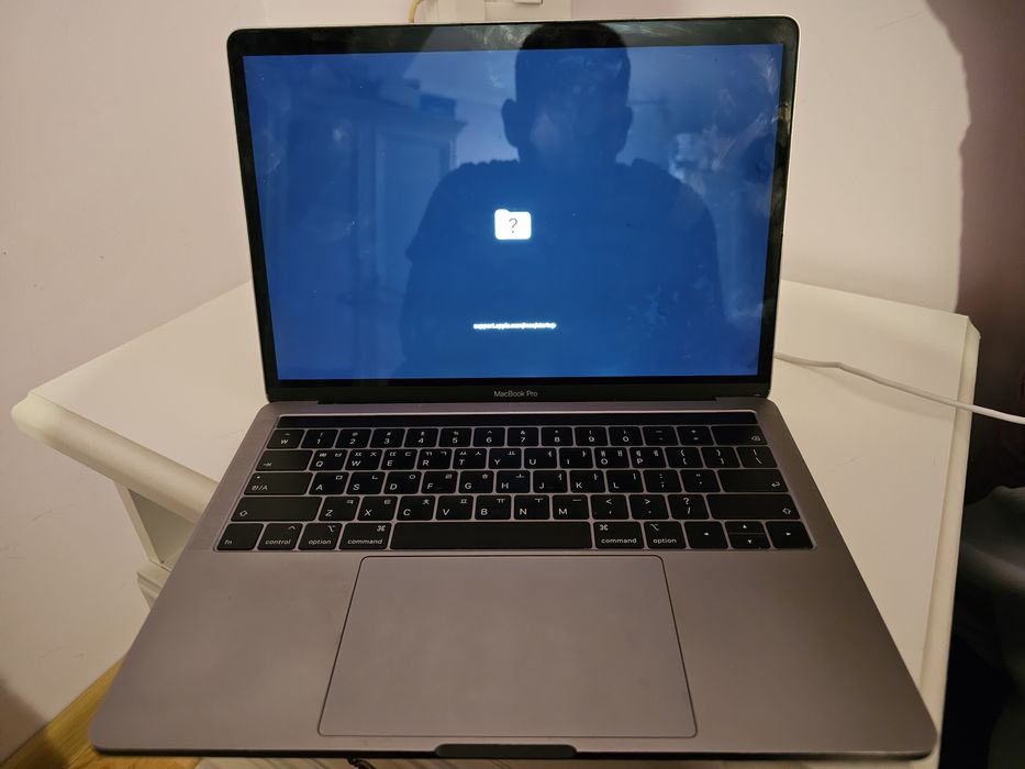Macbook Pro 2019, A2159 Blocat Icloud