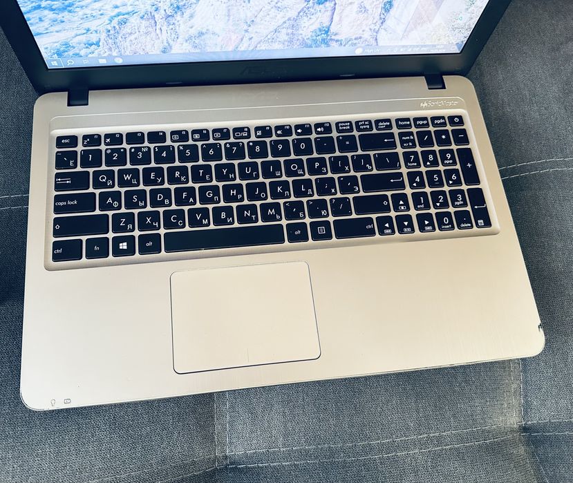 Ноутбук ASUS Vivobook Core i3, 8GB,