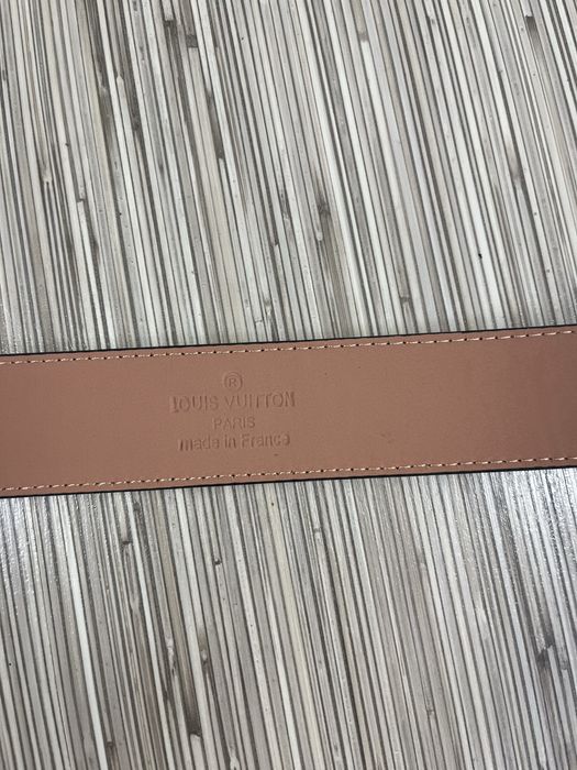 Curea LV,nou nouță,105 cm