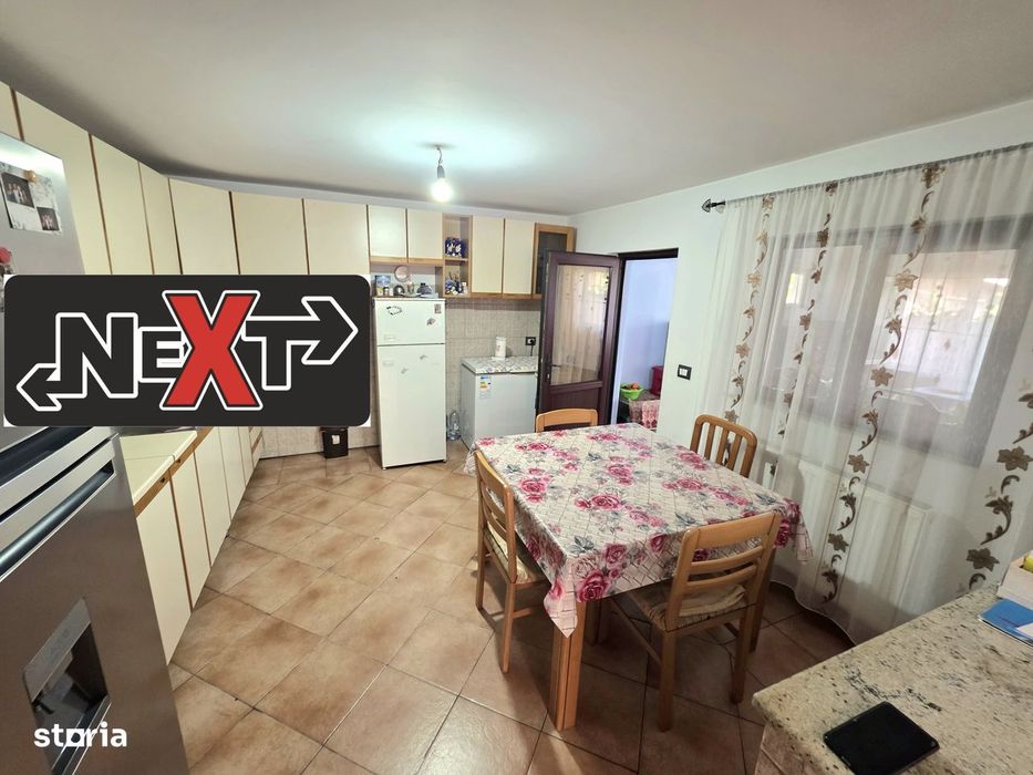 Casa cu etaj Savinesti