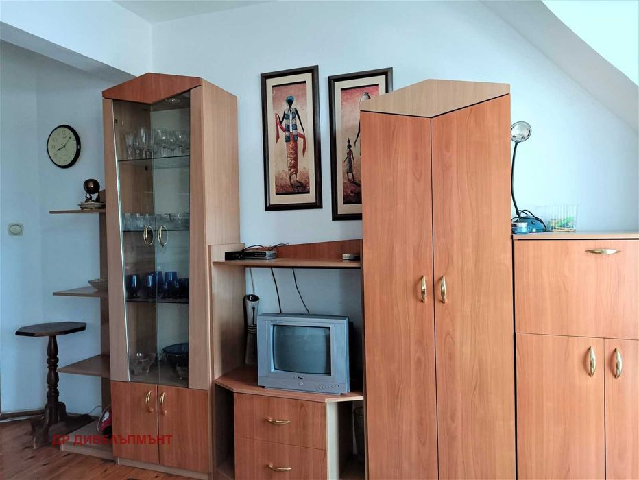 Дава се под наем Двустаен апартамент в Бургас, Лазур - 65 кв.м за 333 € - Снимка #3