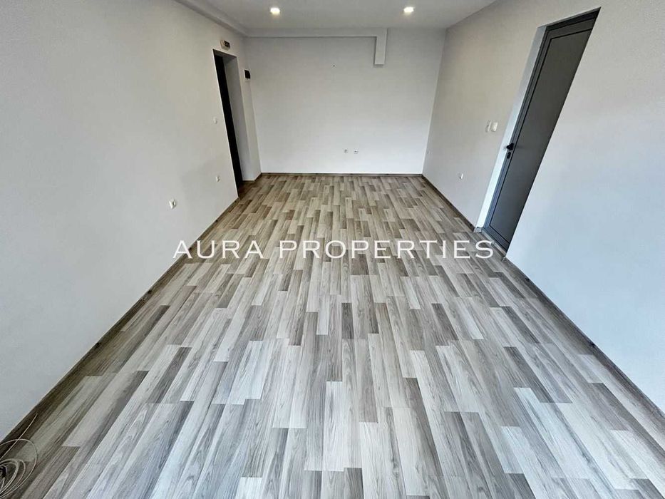 Дава се под наем Офис в Разград, Житница - 25 кв.м за 255 € - Снимка #1