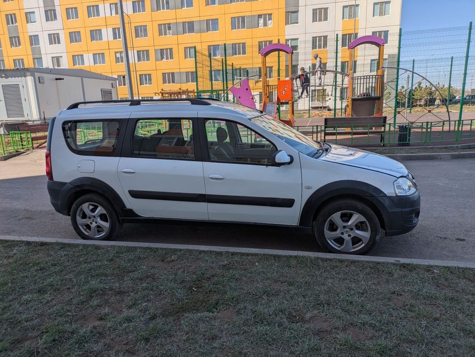 Largus Cross 2019