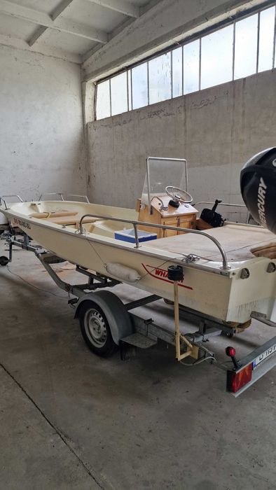 Barca Boston Whaler 15ft cu peridoc