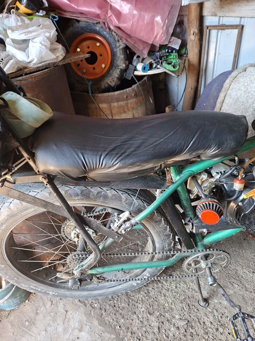 Vand 2 scutere,mai multe detalii la telefon