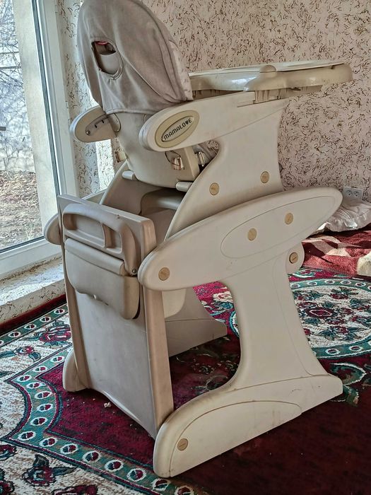 Стульчик для кормления MAMALOVE