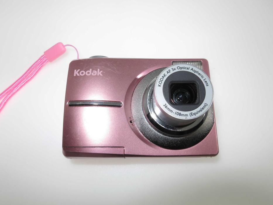 Kodak EasyShare C713 розов компактен фотоапарат, ретро цифрова камера Кодак, 7 мегапиксела и 3х оптичен зум, работи и снима с отлично качество