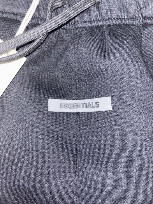 Pantaloni Essentials