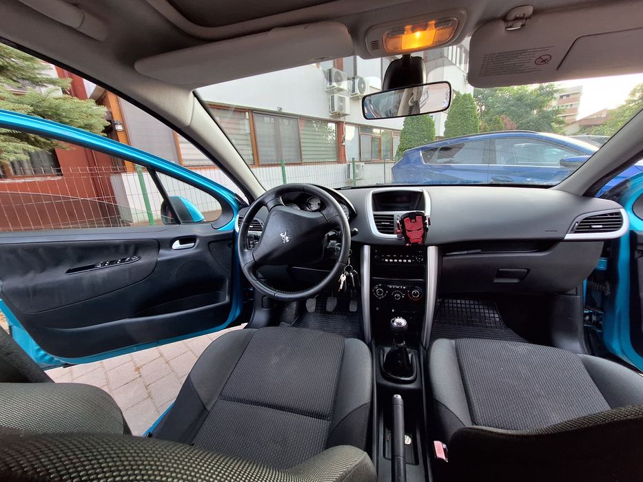 Vând Peugeot 207  An 19 12 2011   1.6 HDi | Dotări de top (Webasto, Plafon Panoramic)