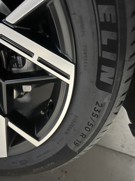 Michelin 235/50/R19, DOT 3725