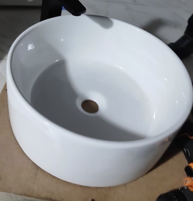 Раковина накладная новая