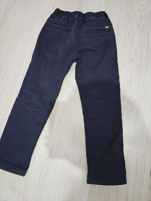 Продам брюки школьные