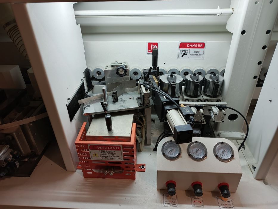 Кромкооблицовочный станок