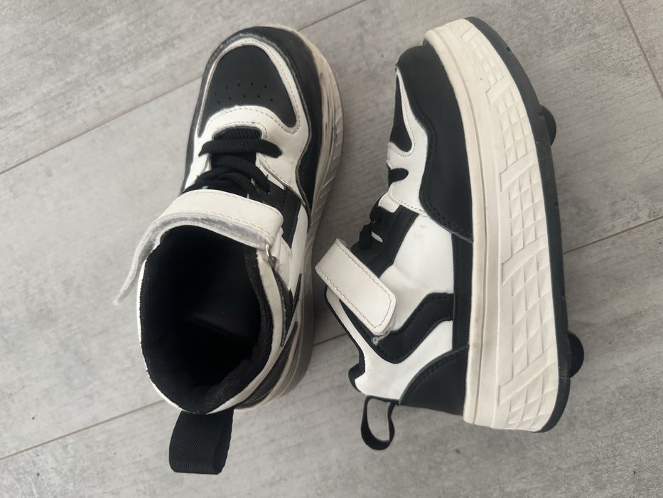 Кроссовки на роликах