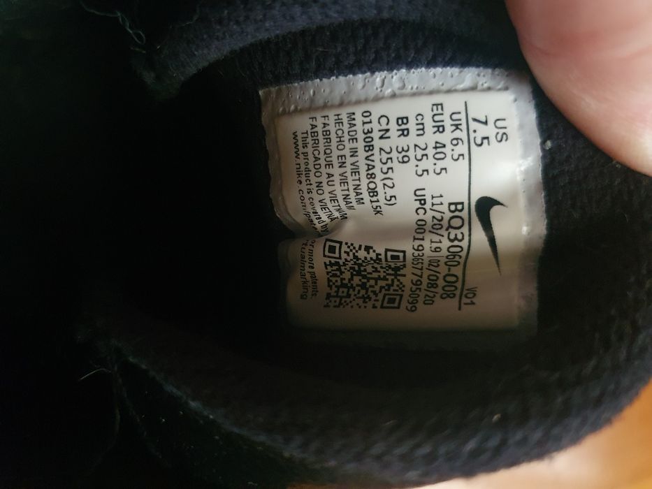 Продам Кроссовки Nike